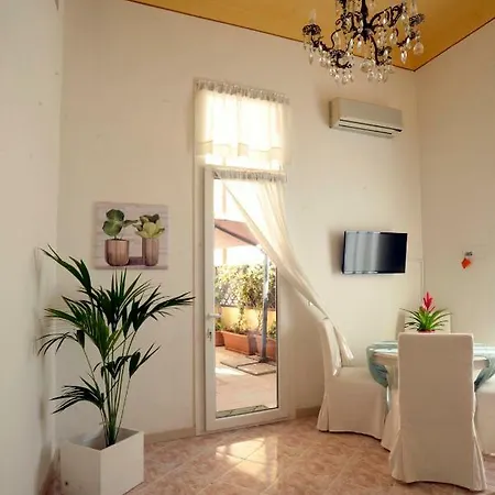 Giardino In Citta; Centralissimo Апартаменты Санремо